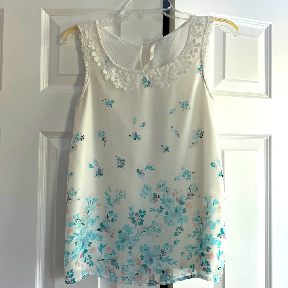 Beautiful Lauren Conrad Tank Blouse ✨